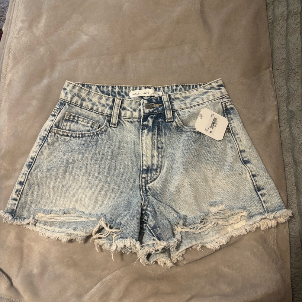 ALTAR’D STATE WOMEN’S DENIM SHORTS